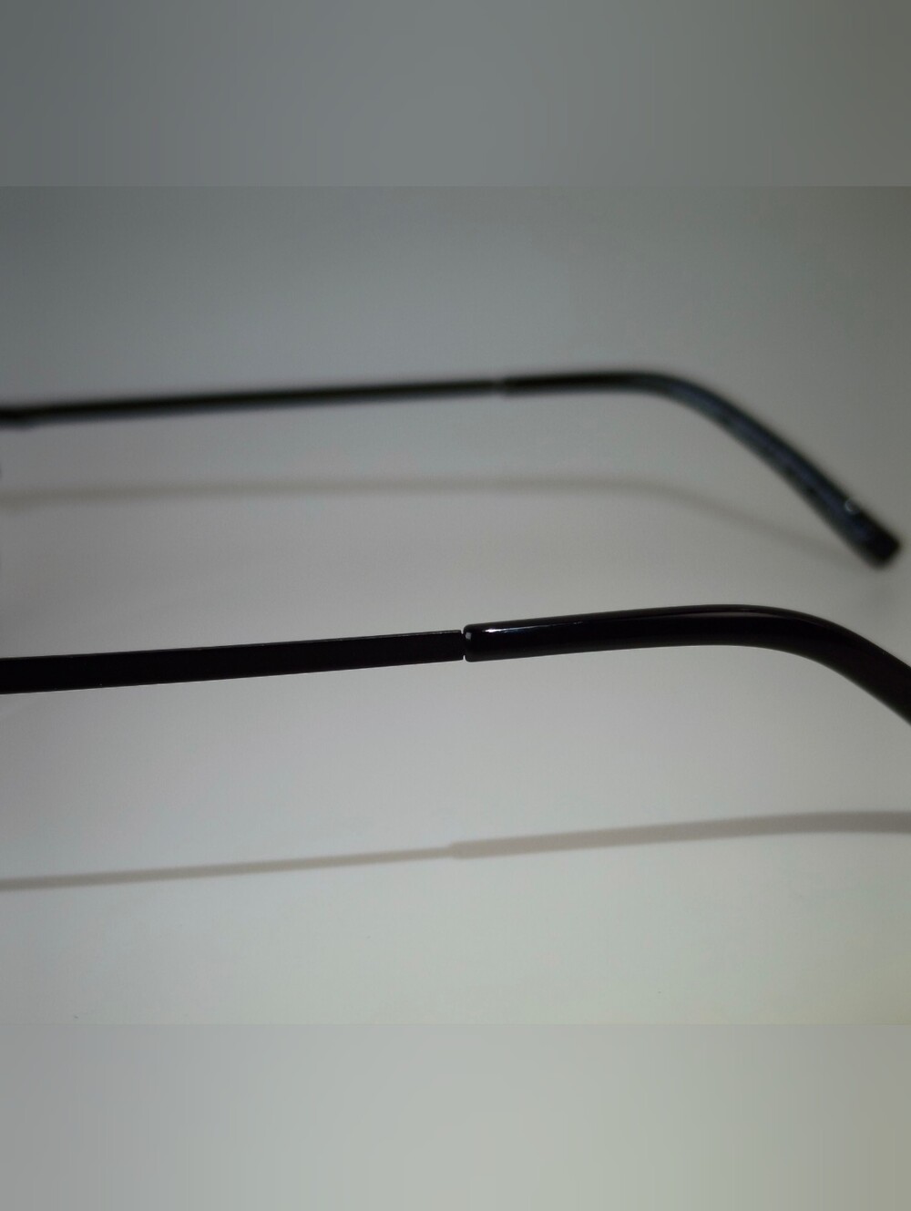 Present. Black Rectangular Metal Frame. - Picture 8 of 9